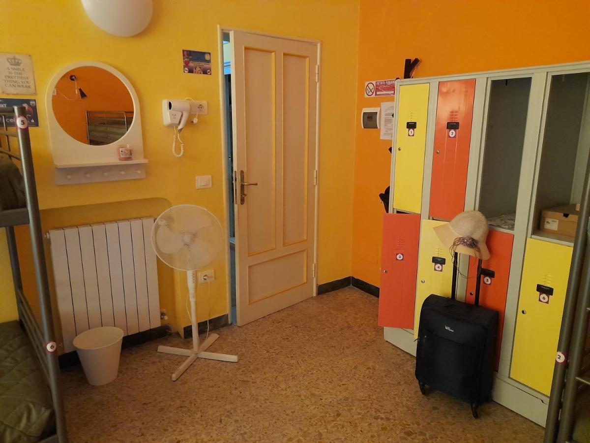 Pisa Train Station Hostel Exterior photo