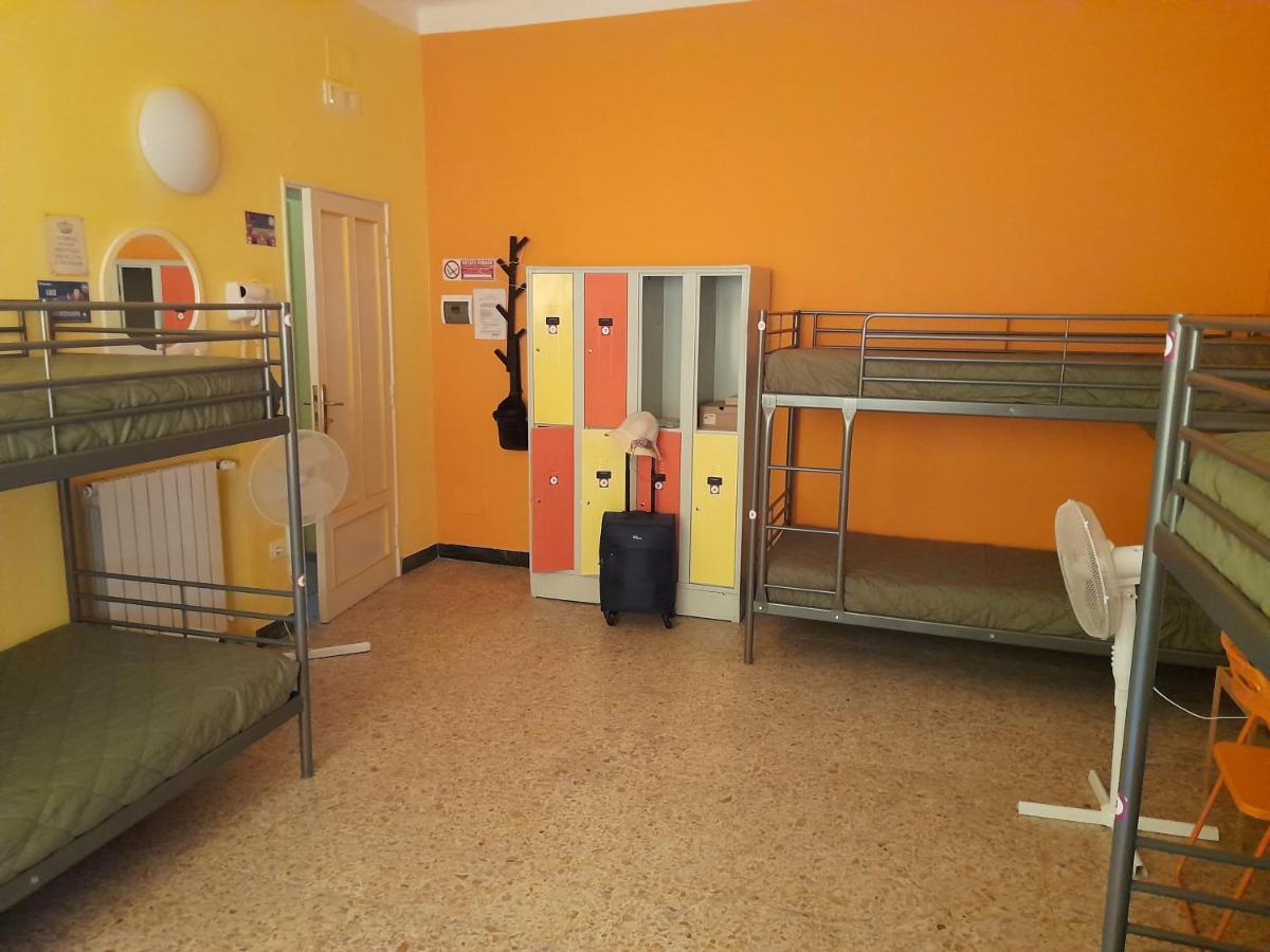 Pisa Train Station Hostel Exterior photo