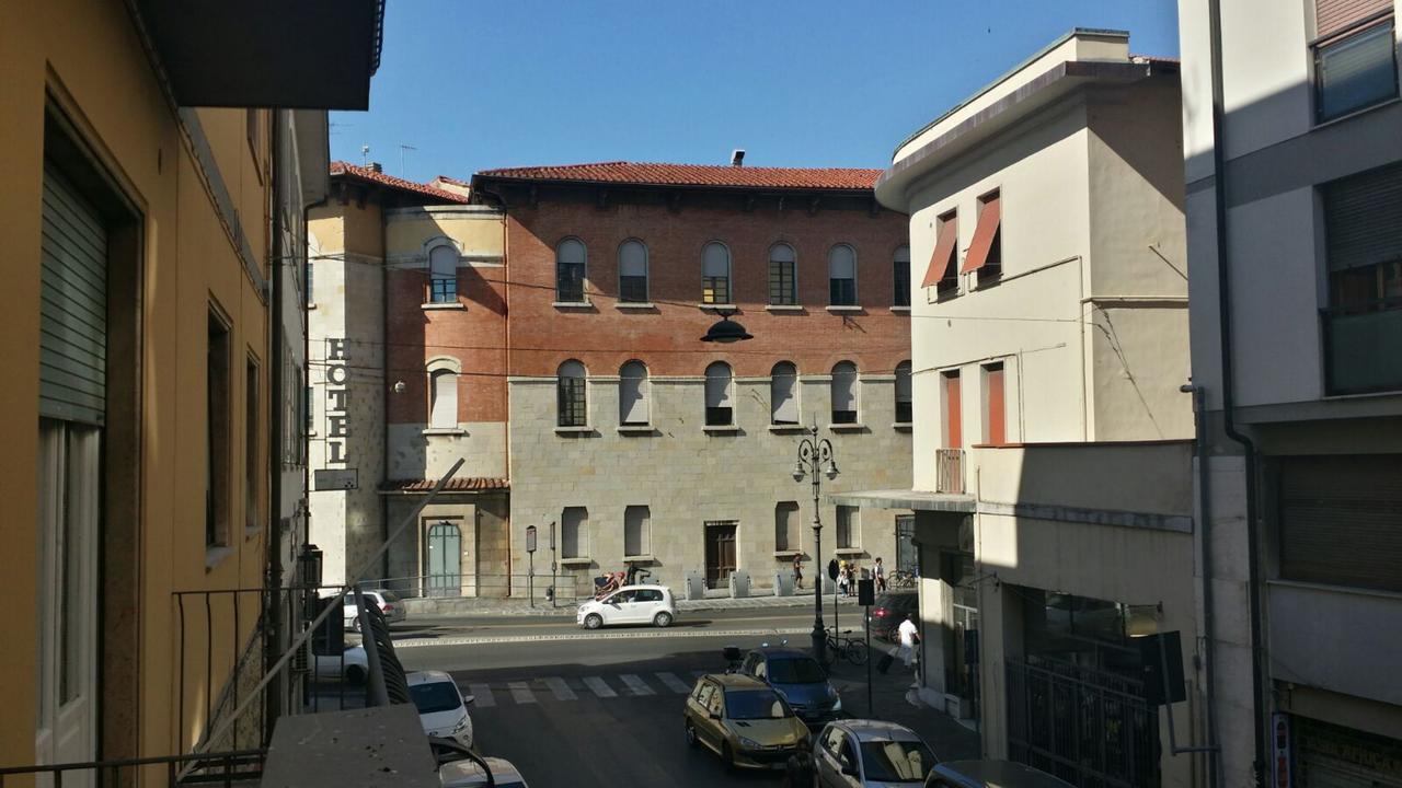 Pisa Train Station Hostel Exterior photo