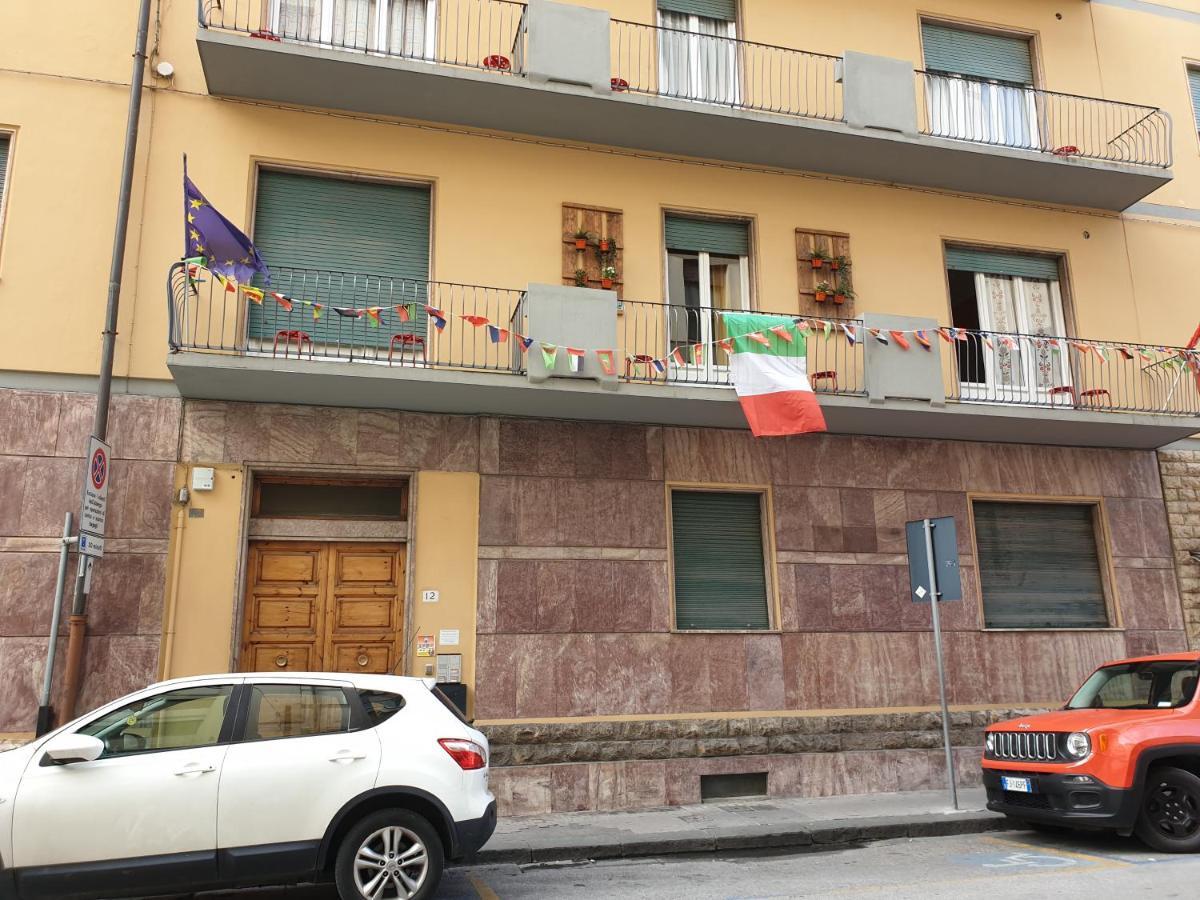 Pisa Train Station Hostel Exterior photo